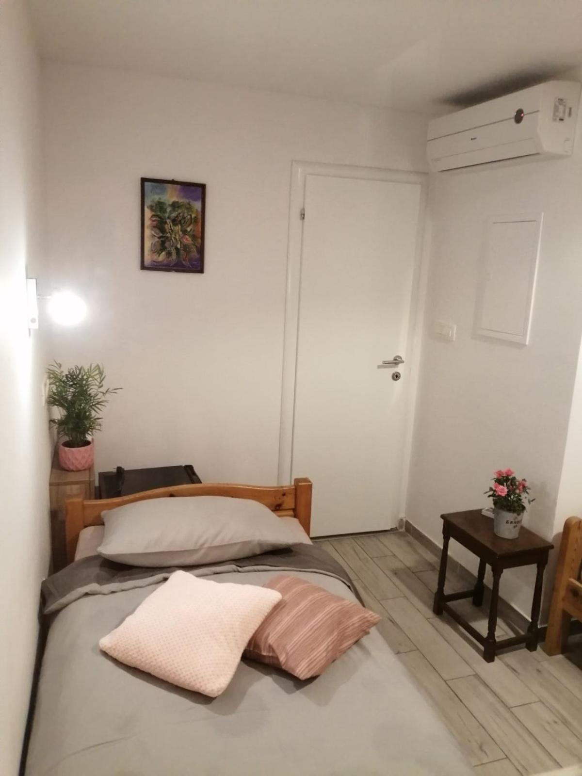 Apartments Marin Трогир Стая снимка